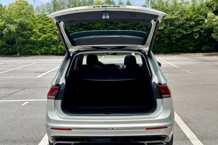 Used Volkswagen Tiguan L 2019 380TSI Automatic All-Wheel Drive R-Line Prestige Flagship Edition China V Standard Trunk