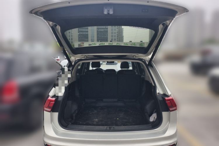 Used Volkswagen Tiguan L 2019 Revised 330TSI Automatic Two-Wheel Drive Smart & Luxury Edition China VI Standard Trunk