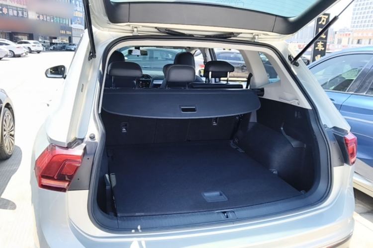Used Volkswagen Tiguan L 2019 330TSI Automatic Two-Wheel Drive Panoramic Comfort Edition China V Standard Trunk