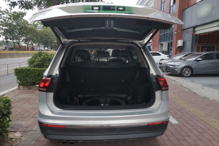 Used Volkswagen Tiguan L 2019 330TSI Automatic Two-Wheel Drive Panoramic Comfort Edition China VI Standard Trunk