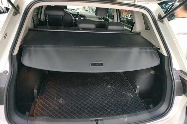 Used Volkswagen Tiguan L 2019 330TSI Automatic Two-Wheel Drive Panoramic Comfort Edition China VI Standard Trunk