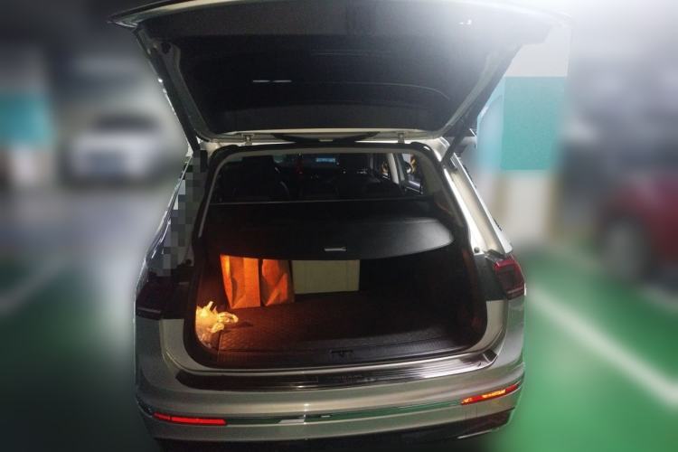 Used Volkswagen Tiguan L 2019 330TSI Automatic Two-Wheel Drive R-Line Flagship Edition China V Standard Trunk