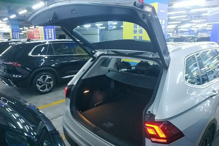 Used Volkswagen Tiguan L 2019 Revised 330TSI Automatic Two-Wheel Drive Smart & Luxury Edition China VI Standard Trunk
