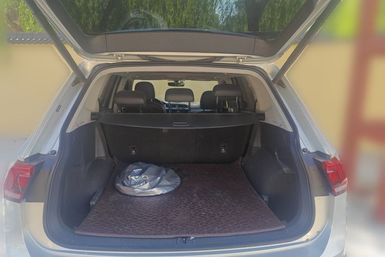 Used Volkswagen Tiguan L 2019 330TSI Automatic Two-Wheel Drive Smart Luxury Version China VI Standard Trunk