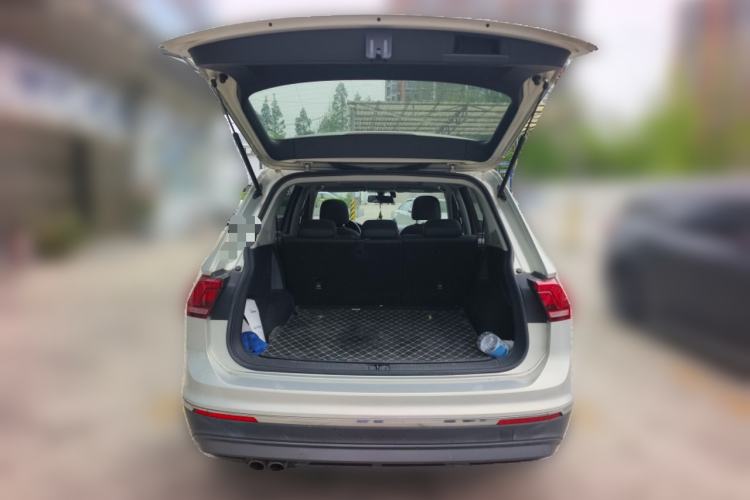 Used Volkswagen Tiguan L 2019 Updated Version 330TSI Automatic Two-Wheel Drive Panoramic Comfort Edition China VI Standard Trunk