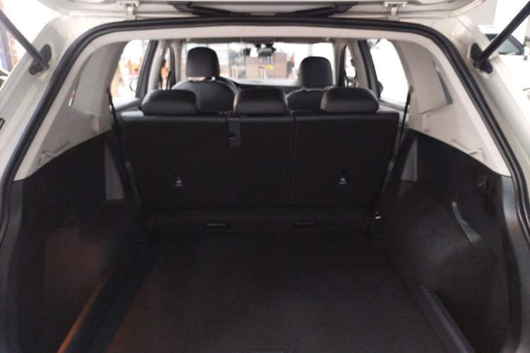 Used Volkswagen Tiguan L 2019 330TSI Automatic Two-Wheel Drive Luxury Edition China VI Standard Trunk