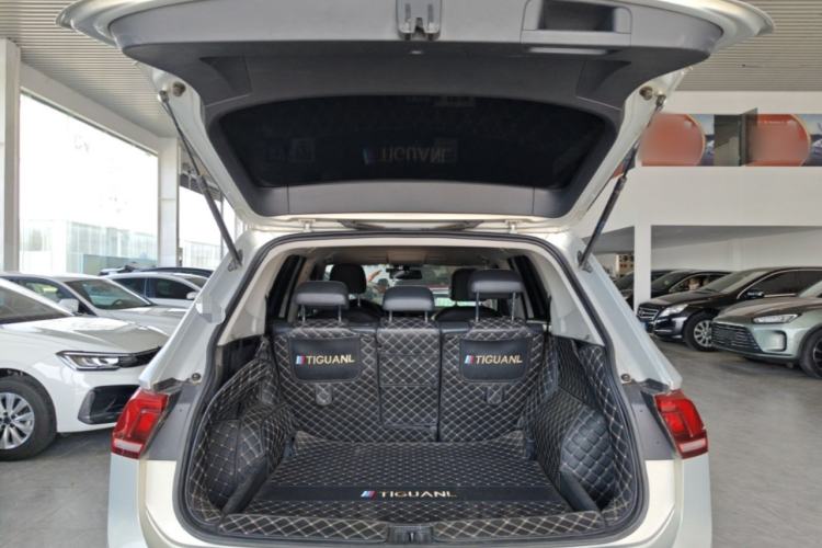Used Volkswagen Tiguan L 2019 330TSI Automatic Two-Wheel Drive Luxury Edition China VI Standard Trunk