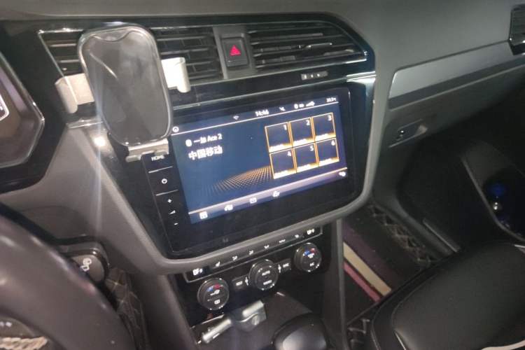Used Volkswagen Tiguan L 2019 Restyled 330TSI Automatic Two-Wheel Drive R-Line Flagship Version China VI Standard Audio And AC Panel