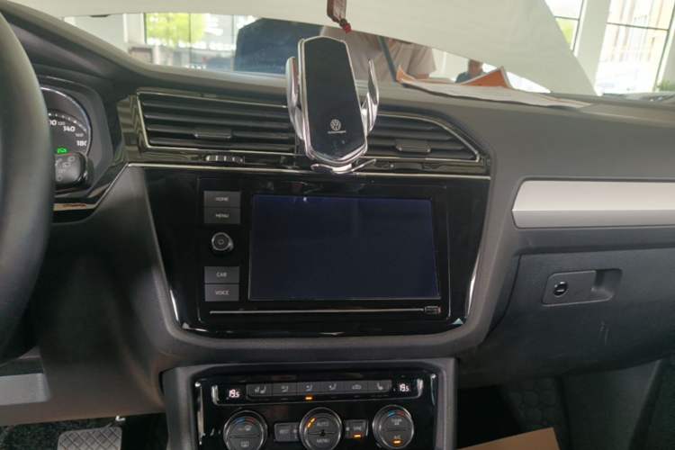Used Volkswagen Tiguan L 2019 330TSI Automatic Two-Wheel Drive Smart Luxury Version China VI Standard Audio And AC Panel