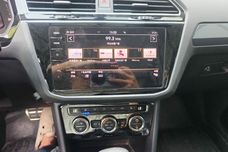 Used Volkswagen Tiguan L 2019 380TSI Automatic All-Wheel Drive R-Line Flagship 7-Seater China VI Standard Audio And AC Panel