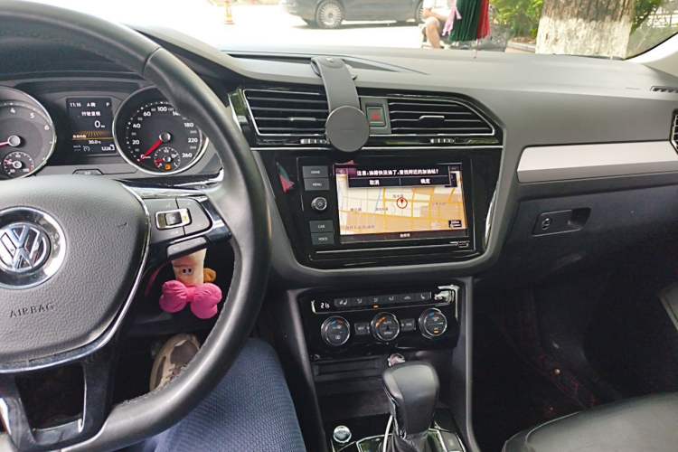 Used Volkswagen Tiguan L 2019 330TSI Automatic Two-Wheel Drive Smart Luxury Version China VI Standard Audio And AC Panel