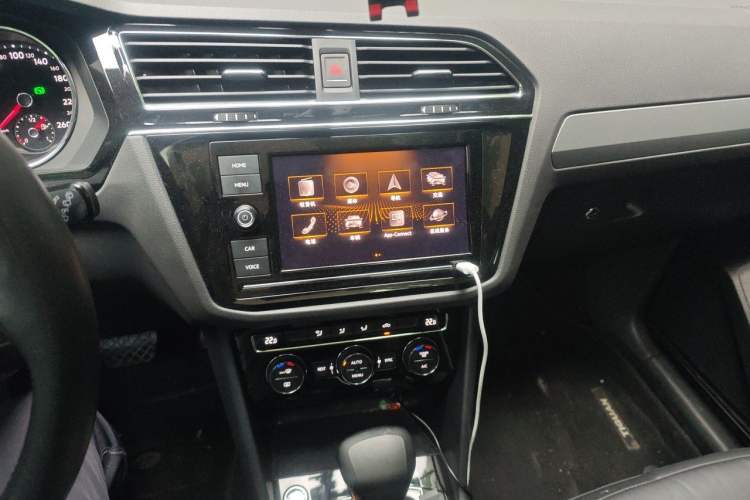 Used Volkswagen Tiguan L 2019 330TSI Automatic Two-Wheel Drive Panoramic Comfort Edition China VI Standard Audio And AC Panel
