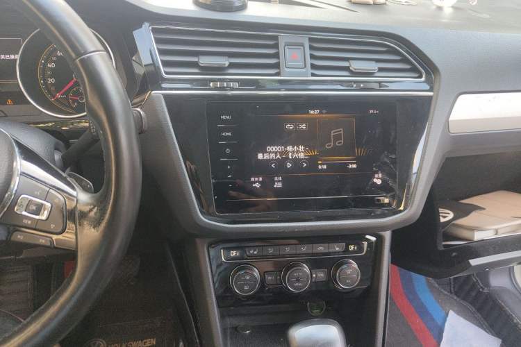 Used Volkswagen Tiguan L 2019 330TSI Automatic Two-Wheel Drive Smart Luxury Version China VI Standard Audio And AC Panel