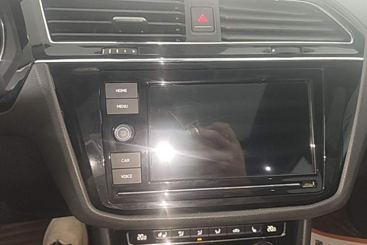 Used Volkswagen Tiguan L 2019 330TSI Automatic Two-Wheel Drive Smart Luxury Version China V Emission Standard Audio And AC Panel