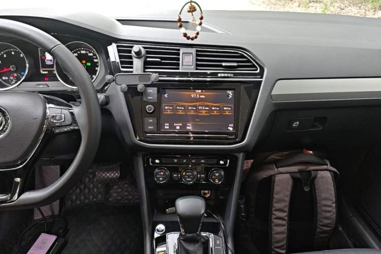 Used Volkswagen Tiguan L 2019 330TSI Automatic Two-Wheel Drive Panoramic Comfort Edition China VI Standard Audio And AC Panel