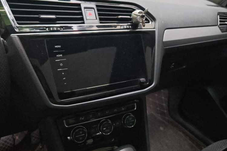 Used Volkswagen Tiguan L 2019 330TSI Automatic Two-Wheel Drive Smart Luxury Version China VI Standard Audio And AC Panel