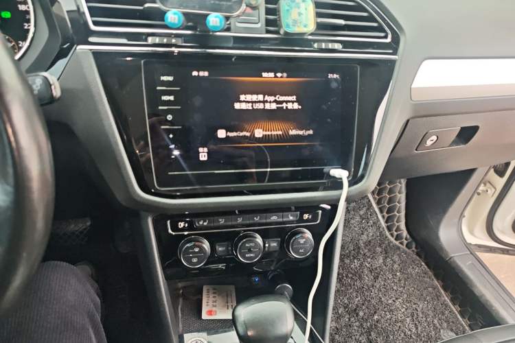 Used Volkswagen Tiguan L 2019 380TSI Automatic All-Wheel Drive Luxury Edition with 7 Seats China VI Standard Audio And AC Panel