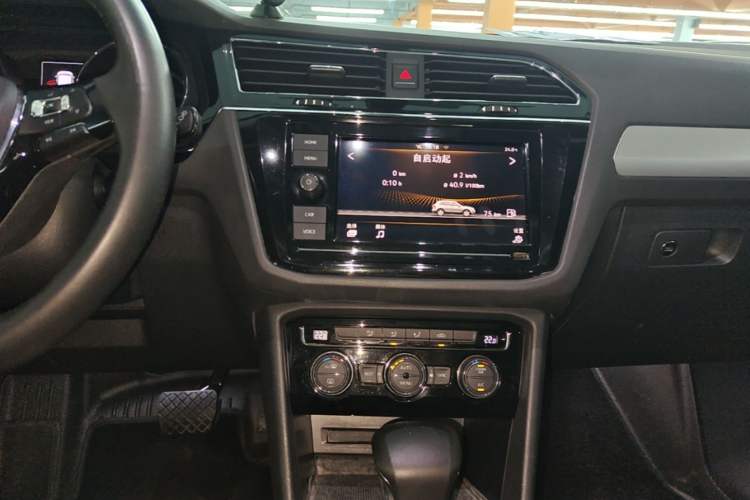 Used Volkswagen Tiguan L 2019 330TSI Automatic Two-Wheel Drive Panoramic Comfort Edition China V Standard Audio And AC Panel