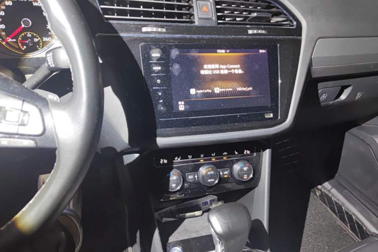 Used Volkswagen Tiguan L 2019 330TSI Automatic Two-Wheel Drive Smart Luxury Version China VI Standard Audio And AC Panel