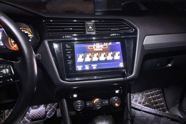 Used Volkswagen Tiguan L 2019 330TSI Automatic Two-Wheel Drive Panoramic Comfort Edition China VI Standard Audio And AC Panel