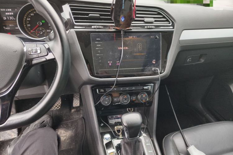 Used Volkswagen Tiguan L 2019 Updated Version 330TSI Automatic Two-Wheel Drive Panoramic Comfort Edition China VI Standard Audio And AC Panel