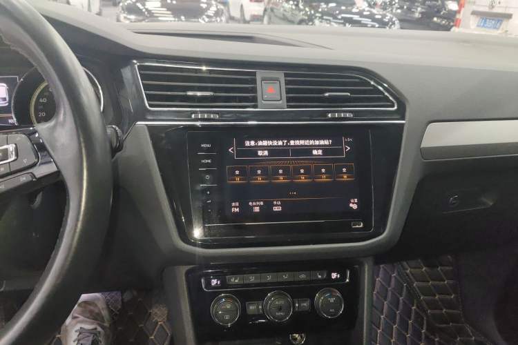 Used Volkswagen Tiguan L 2019 Revised 330TSI Automatic Two-Wheel Drive Smart & Luxury Edition China VI Standard Audio And AC Panel