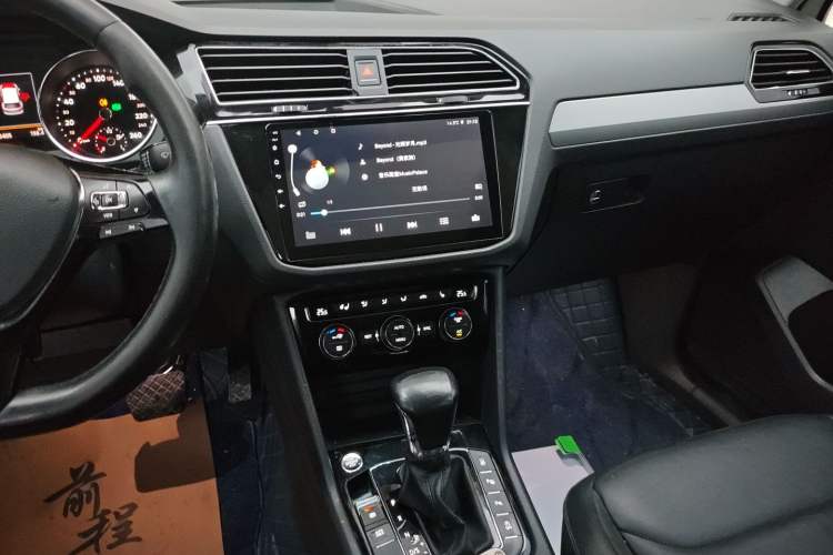 Used Volkswagen Tiguan L 2019 330TSI Automatic Two-Wheel Drive Smart Luxury Version China V Emission Standard Audio And AC Panel