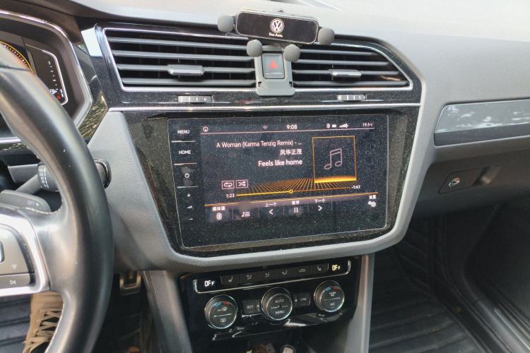 Used Volkswagen Tiguan L 2019 330TSI Automatic Two-Wheel Drive R-Line Flagship Model China VI Standard Audio And AC Panel