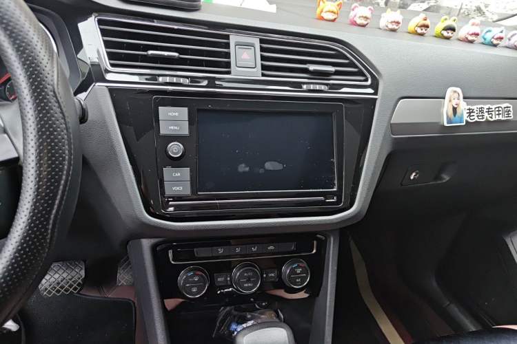 Used Volkswagen Tiguan L 2019 Revised Version 330TSI Automatic Two-Wheel Drive Panoramic Comfort Edition China V Standard Audio And AC Panel