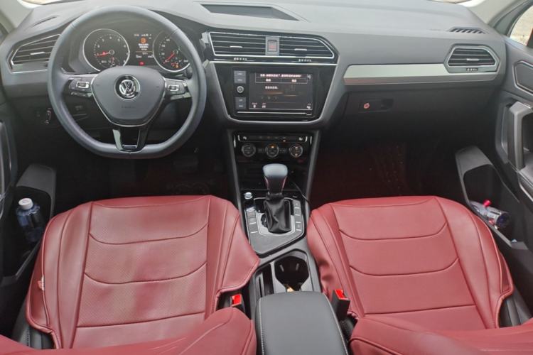 Used Volkswagen Tiguan L 2019 330TSI Automatic Two-Wheel Drive Panoramic Comfort Edition China VI Standard Center Console