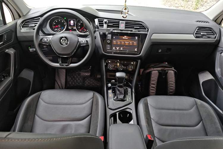 Used Volkswagen Tiguan L 2019 330TSI Automatic Two-Wheel Drive Panoramic Comfort Edition China VI Standard Center Console