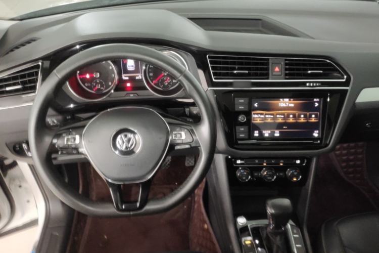 Used Volkswagen Tiguan L 2019 330TSI Automatic Two-Wheel Drive Panoramic Comfort Edition China V Standard Center Console