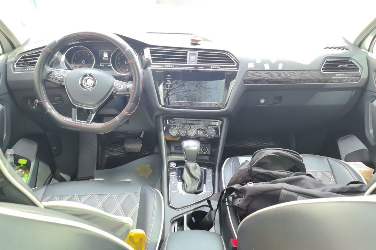 Used Volkswagen Tiguan L 2019 330TSI Automatic Two-Wheel Drive Panoramic Comfort Edition China VI Standard Center Console
