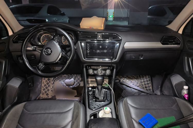 Used Volkswagen Tiguan L 2019 330TSI Automatic Two-Wheel Drive Panoramic Comfort Edition China VI Standard Center Console