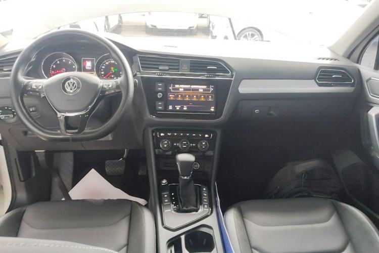 Used Volkswagen Tiguan L 2019 330TSI Automatic Two-Wheel Drive Smart Luxury Version China V Emission Standard Center Console