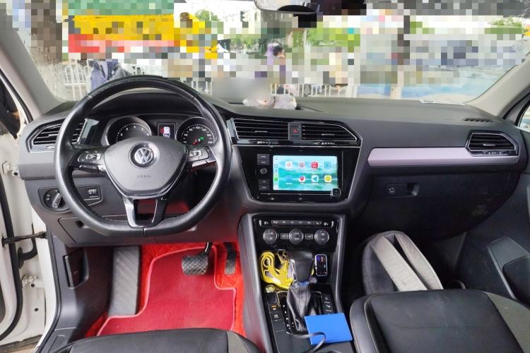 Used Volkswagen Tiguan L 2019 330TSI Automatic Two-Wheel Drive Smart Luxury Version China VI Standard Center Console