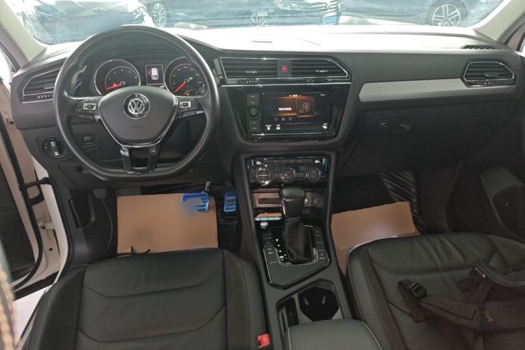 Used Volkswagen Tiguan L 2019 330TSI Automatic Two-Wheel Drive Panoramic Comfort Edition China V Standard Center Console