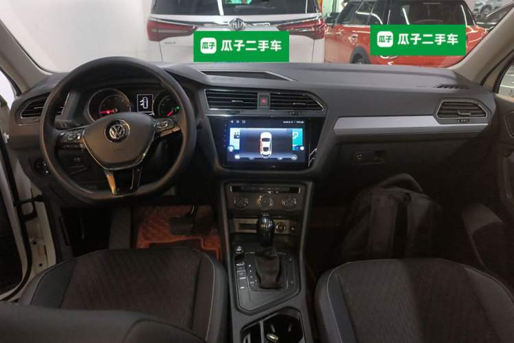 Used Volkswagen Tiguan L 2019 330TSI Automatic Two-Wheel Drive Luxury Edition China V Standard Center Console