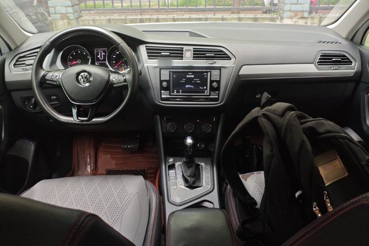 Used Volkswagen Tiguan L 2019 330TSI Automatic Two-Wheel Drive Luxury Edition China V Standard Center Console