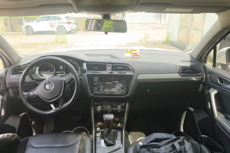 Used Volkswagen Tiguan L 2019 330TSI Automatic Two-Wheel Drive Panoramic Comfort Edition China V Standard Center Console
