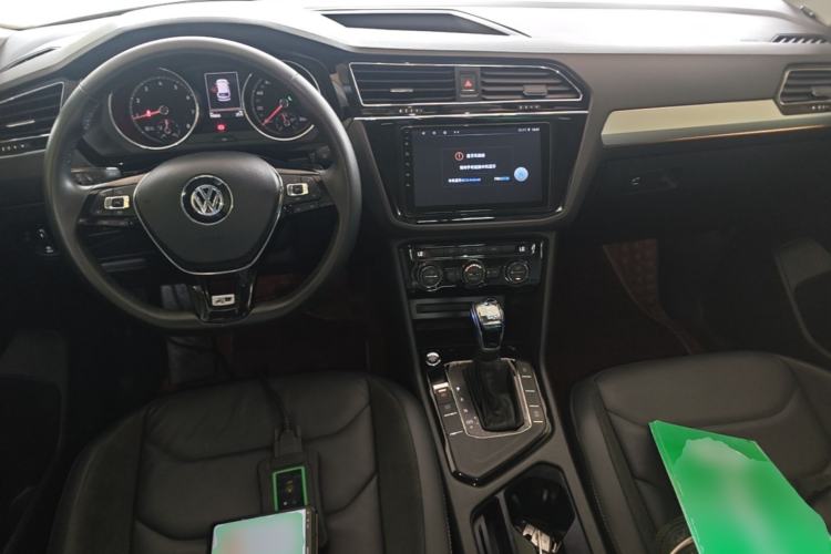 Used Volkswagen Tiguan L 2019 330TSI Automatic Two-Wheel Drive Panoramic Comfort Edition China V Standard Center Console