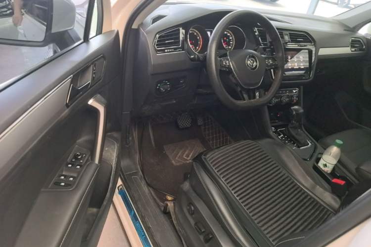 Used Volkswagen Tiguan L 2019 Updated Version 330TSI Automatic Two-Wheel Drive Panoramic Comfort Edition China VI Standard Driver Seat
