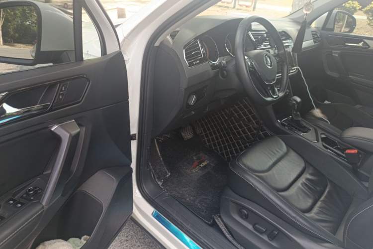 Used Volkswagen Tiguan L 2019 Updated Version 330TSI Automatic Two-Wheel Drive Panoramic Comfort Edition China VI Standard Driver Seat