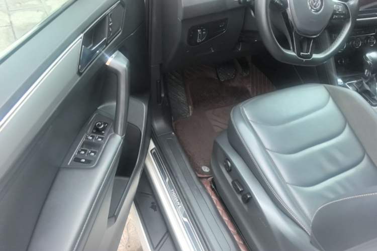 Used Volkswagen Tiguan L 2019 Updated Version 330TSI Automatic Two-Wheel Drive Panoramic Comfort Edition China VI Standard Driver Seat