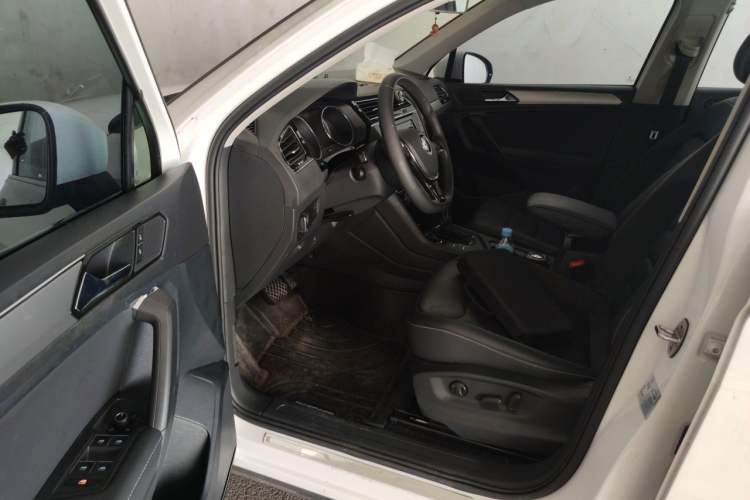 Used Volkswagen Tiguan L 2019 330TSI Automatic Two-Wheel Drive Panoramic Comfort Edition China VI Standard Driver Seat
