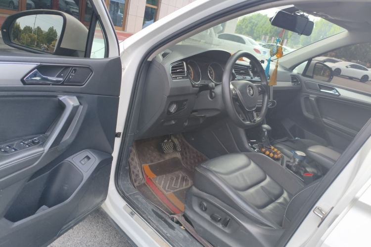 Used Volkswagen Tiguan L 2019 330TSI Automatic Two-Wheel Drive Smart Luxury Version China VI Standard Driver Seat