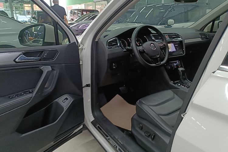 Used Volkswagen Tiguan L 2019 Revised 330TSI Automatic Two-Wheel Drive Smart & Luxury Edition China VI Standard Driver Seat