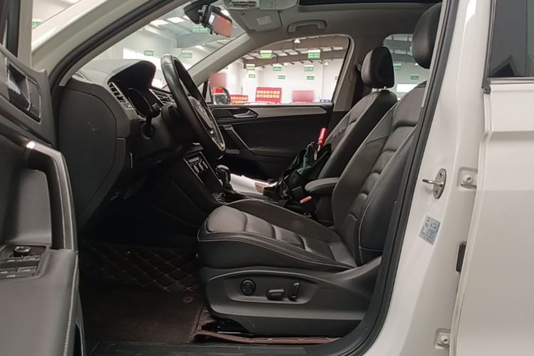 Used Volkswagen Tiguan L 2019 Updated Version 330TSI Automatic Two-Wheel Drive Panoramic Comfort Edition China VI Standard Driver Seat