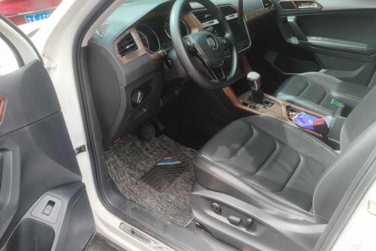Used Volkswagen Tiguan L 2019 330TSI Automatic Two-Wheel Drive Smart Luxury Version China V Emission Standard Driver Seat
