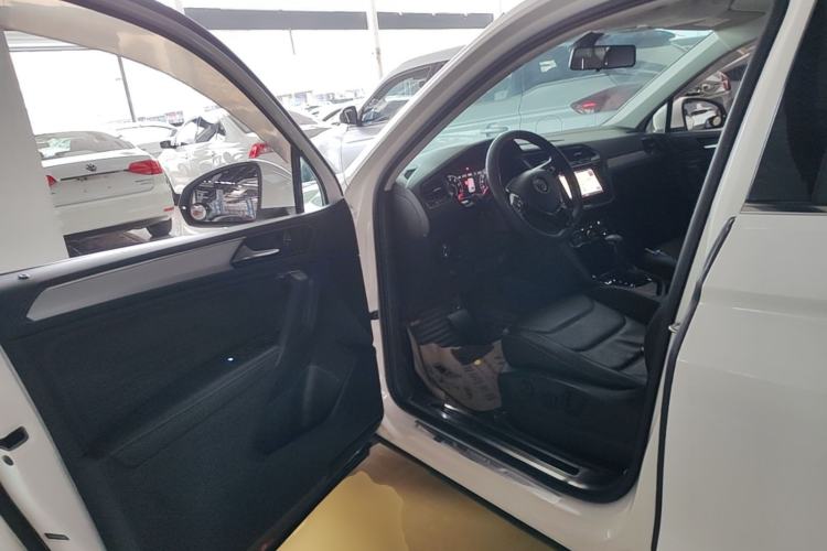 Used Volkswagen Tiguan L 2019 Updated Version 330TSI Automatic Two-Wheel Drive Panoramic Comfort Edition China VI Standard Driver Seat